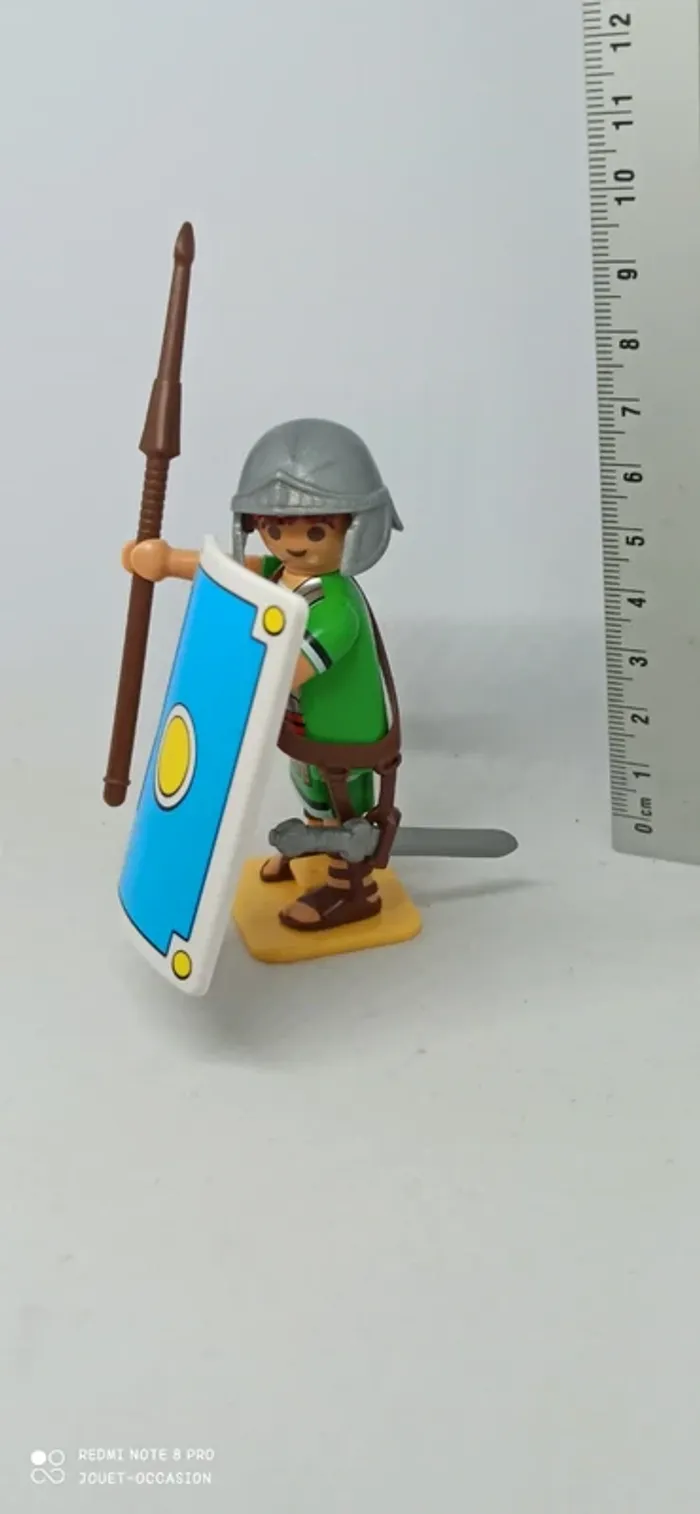Homme légionnaire romain avec glaive en bandoulière et bouclier playmobil