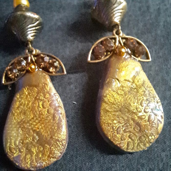 Boucles d'oreilles pendante en résine et pâte polymere - photo numéro 6