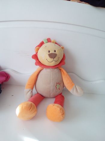 peluche lion