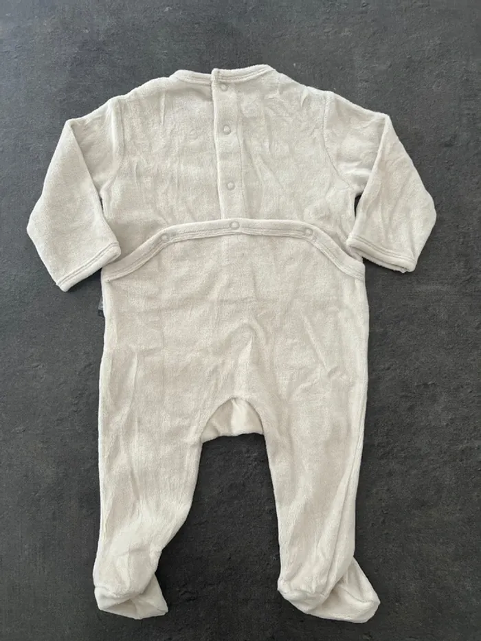 Pyjama 6 mois - photo numéro 3