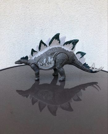 Dinosaure stégosaure Jurassic World 