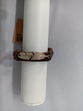 Bracelet plume type cuir