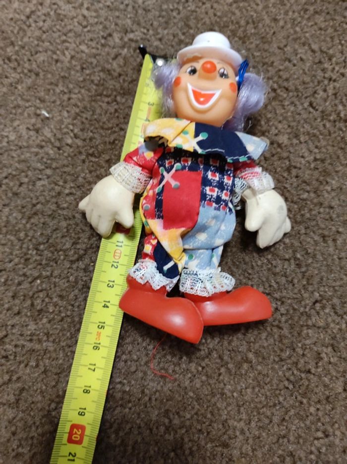 figurine clown