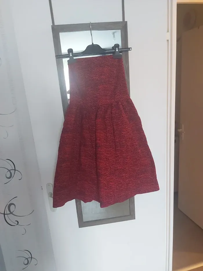 Robe bustier rouge et noire
