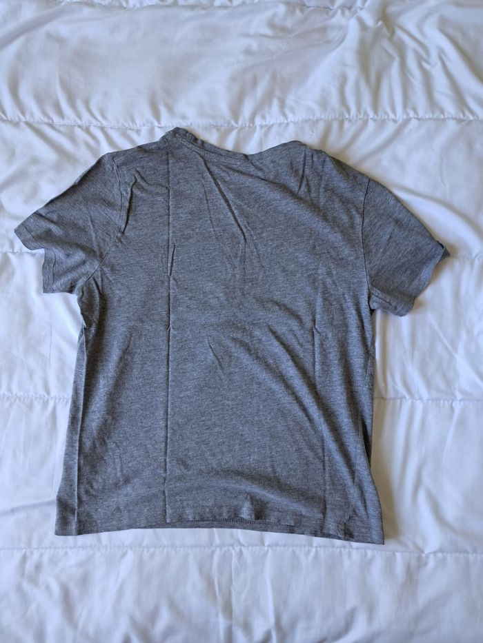 T shirt gris avec inscription T. XXS ou 12 ans - photo numéro 3