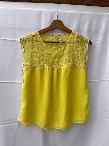 Haut jaune S stradivarius