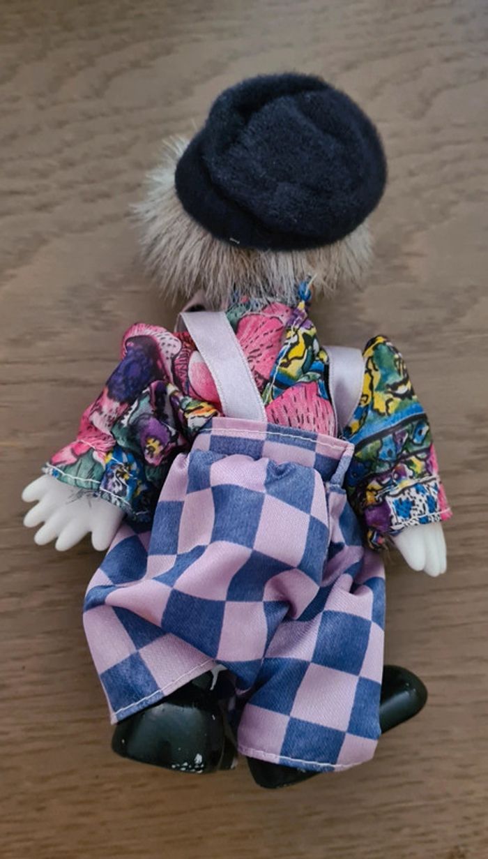 Clown en porcelaine en très bon état - photo numéro 2
