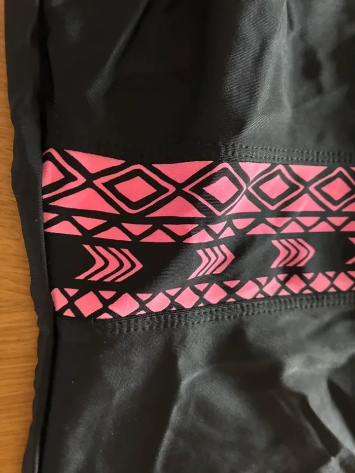 Maillot de bain une pièce noir et rose - photo numéro 2