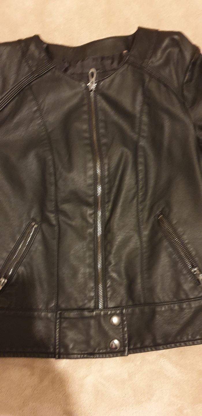 Veste courte noire - photo numéro 9