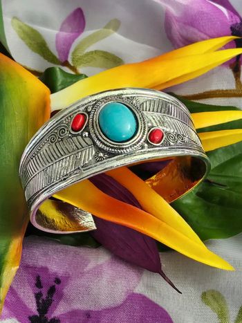 Gros bracelet avec sa pierre turquoise mélangée en acier inoxydable