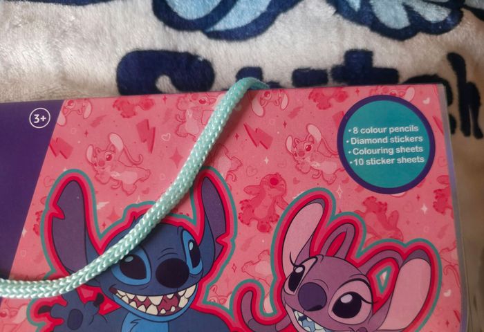 Pochette avec livre de coloriage et de collage Stitch - photo numéro 2