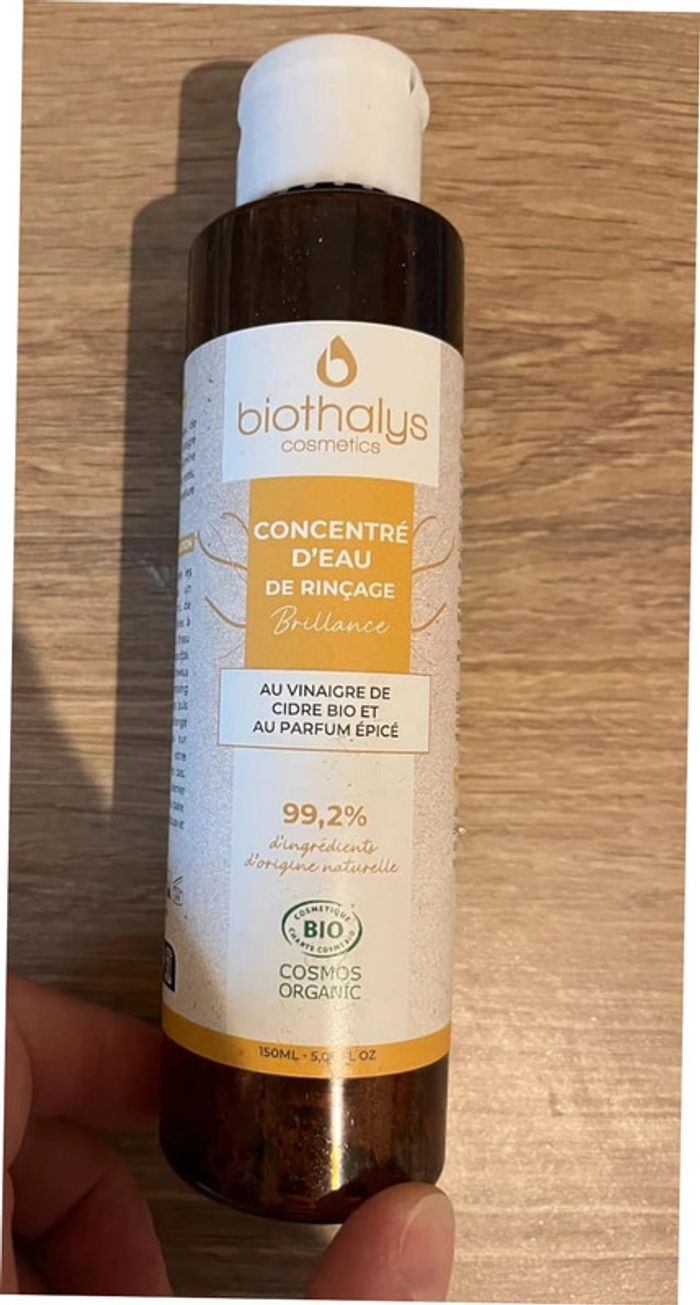 Concentré d’eau de rinçage capillaire