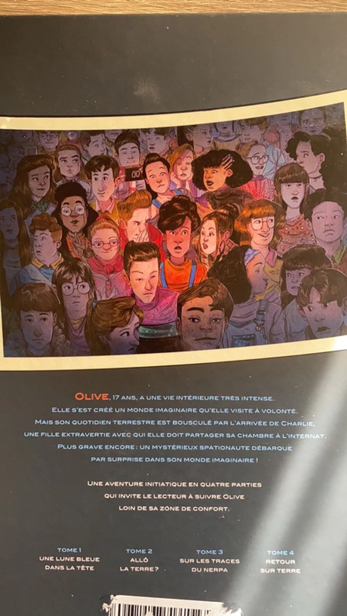 Olive - Tome 1 - Une lune bleue dans la tête - photo numéro 4