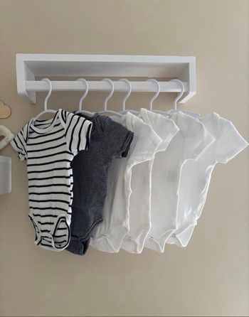 Lot de 6 bodies manches courte (3 mois)