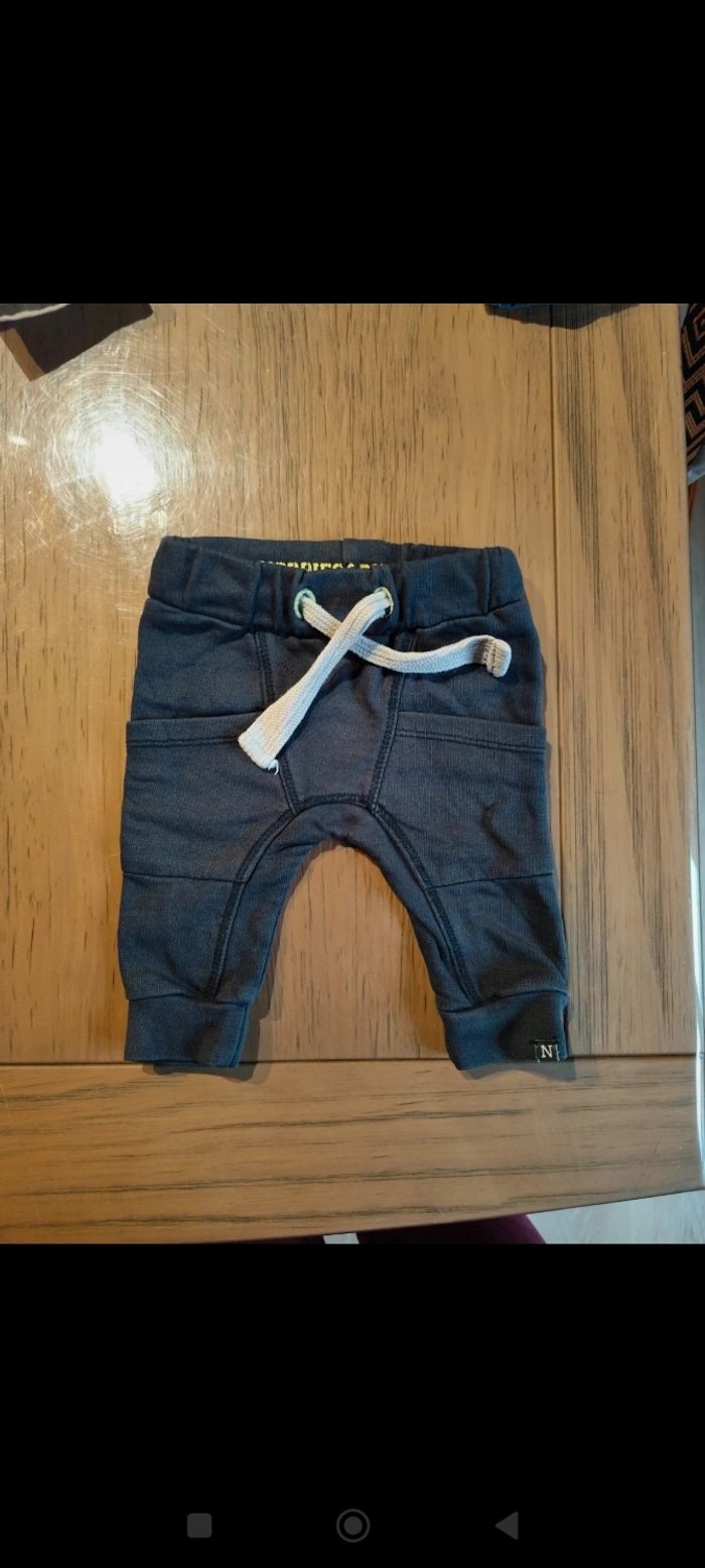 Lot pantalons et t-shirt manches longues 1 mois - photo numéro 6