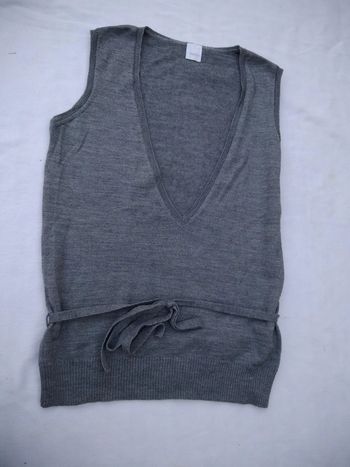 Pull sans manche gris