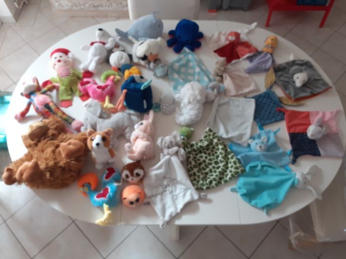 Lot de doudous et peluches - photo numéro 1
