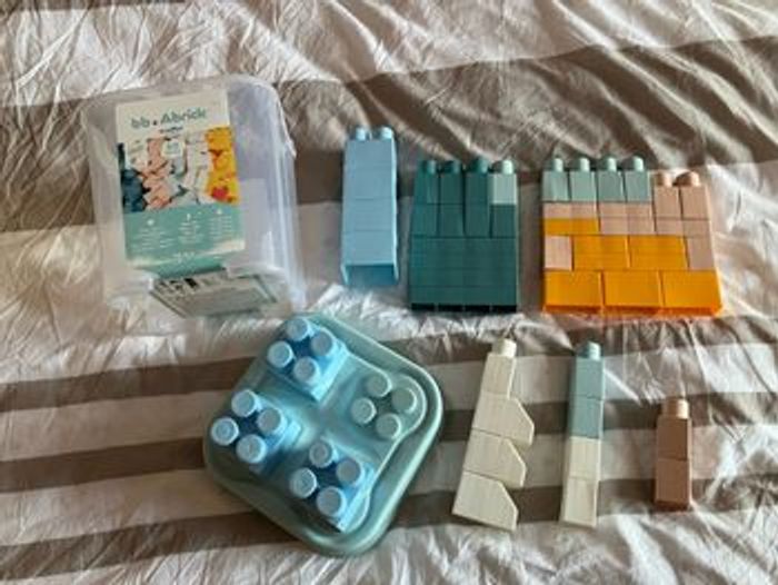 Lot de 49 Abrick blocs construction