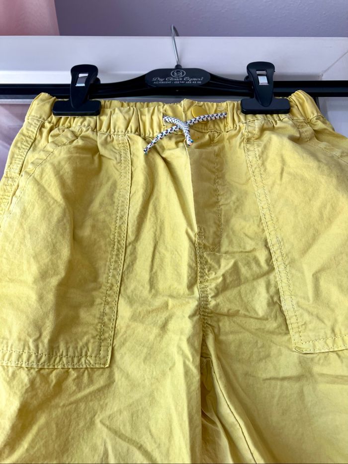 Short jaune 🩳 pour enfant de 7 ans - photo numéro 2