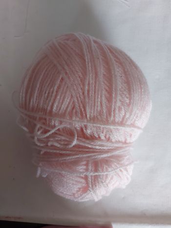 Pelote de fil à tricoter 