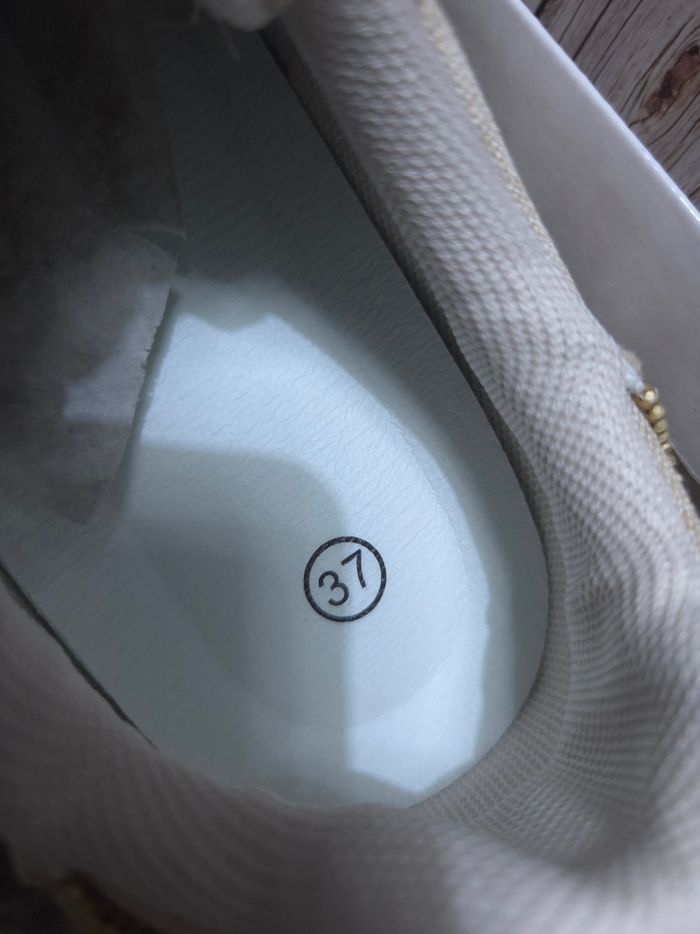 Baskets en toile Kaki et Beige - Style Rétro - Neuves - Taille 37 - photo numéro 6