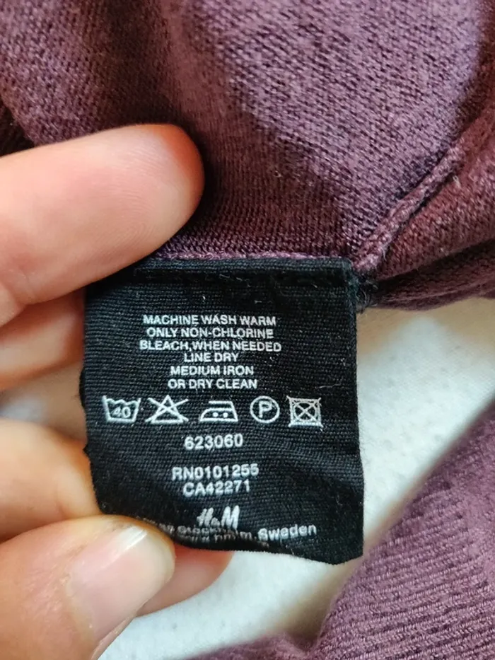 Pull fin léger col V prune H&M taille 40 - photo numéro 3
