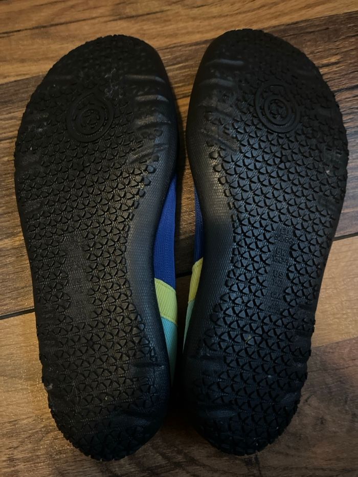 Chaussures ou chaussons d’eau taille 32-33 - photo numéro 2