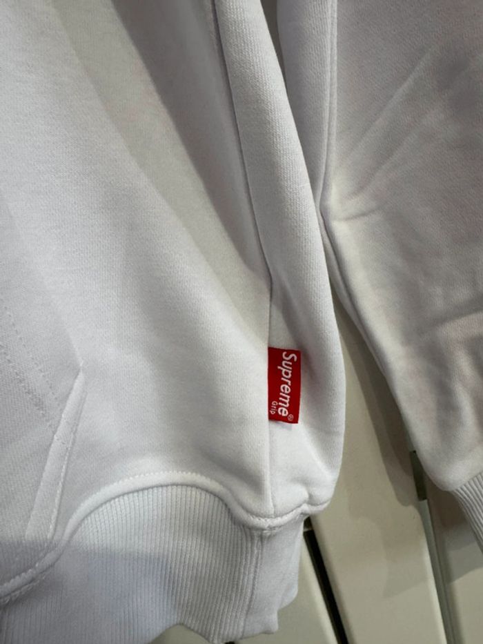 Pull / Sweat blanc Supreme Taille M - photo numéro 2
