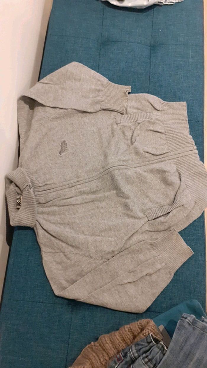 Pull zippé avec poche