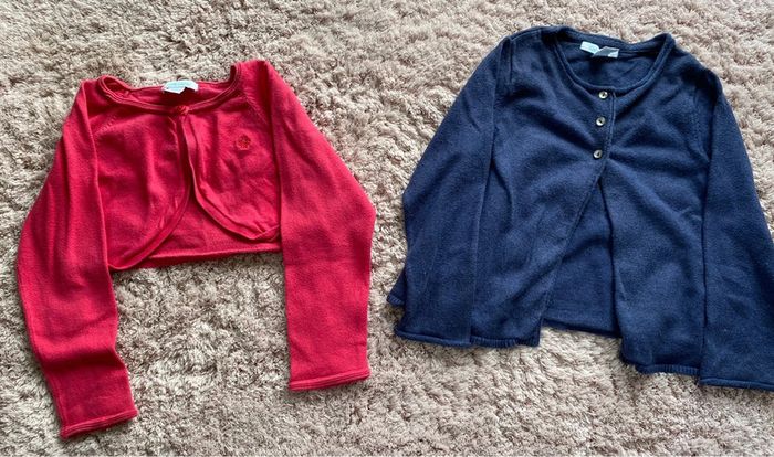 Lot d’un gilet et d’un boléro Obaïbi 24 mois