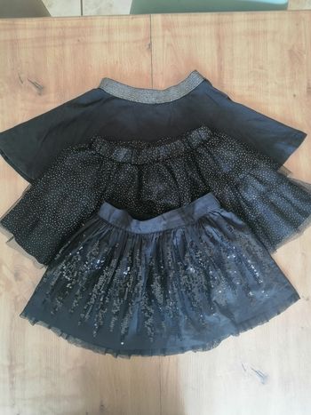 Lot jupes noires 6ans