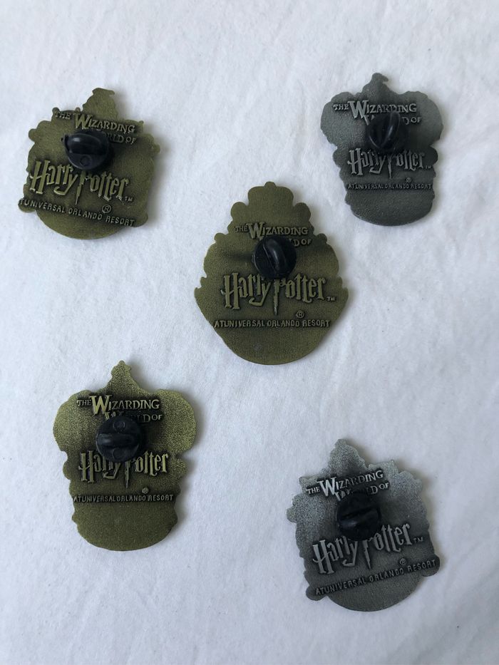 Lot pin’s Harry Potter griffondor serpentard serdaigle poufsouffle neuf - photo numéro 2