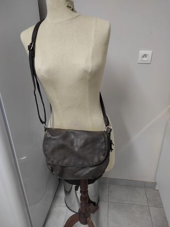 Sac en bandoulière gris