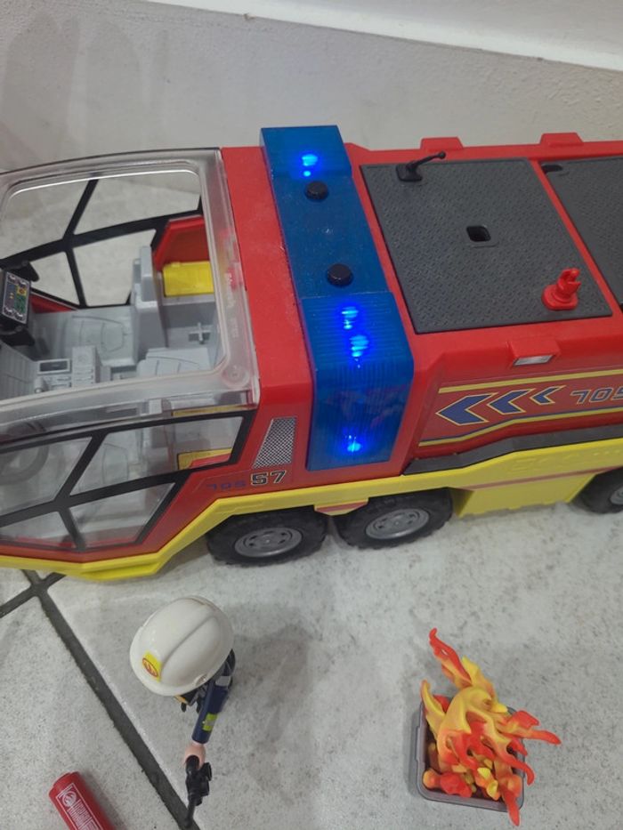 Camion hélicoptère de pompier Playmobil - photo numéro 4