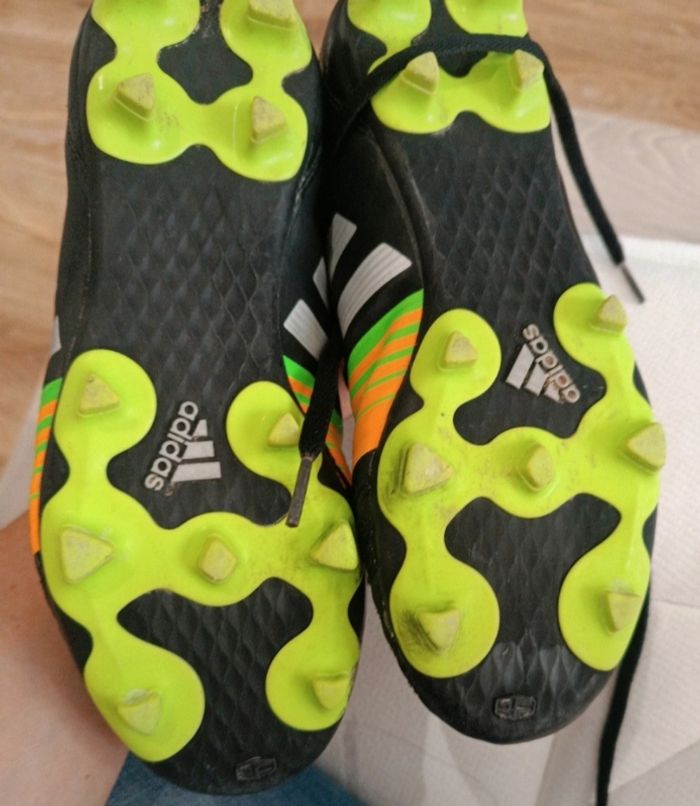 Crampon adidas pointure 37.5 - photo numéro 3