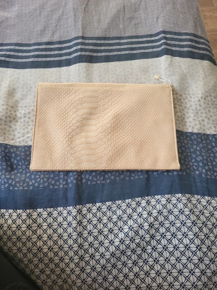 Pochette new look - photo numéro 2