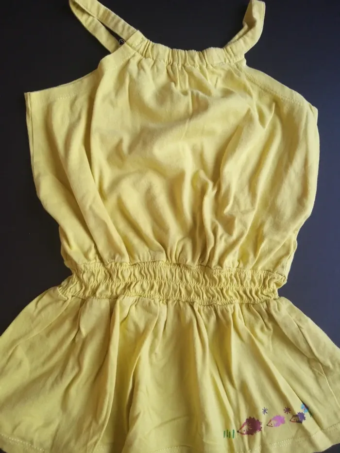 Robe jaune cintrée fines brettelles en 24 mois - photo numéro 2