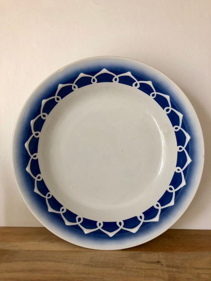 Vintage sublime plat creux blanc et bleu faïence Badonviller