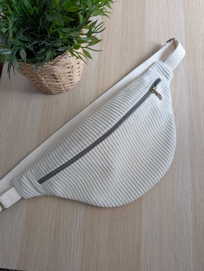 Sac banane femme en velours cotelé beige clair - photo numéro 3