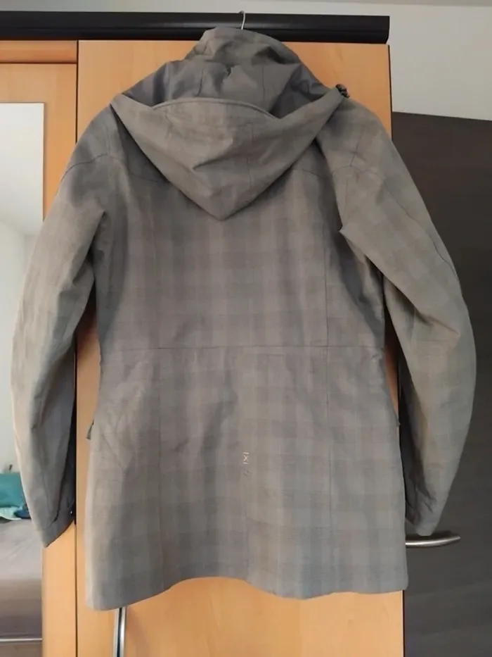Parka grise - photo numéro 3