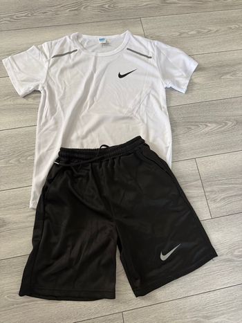 Ensemble Nike