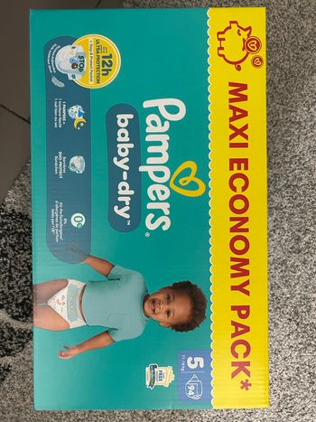 1 paquet de couches Pampers taille 5 