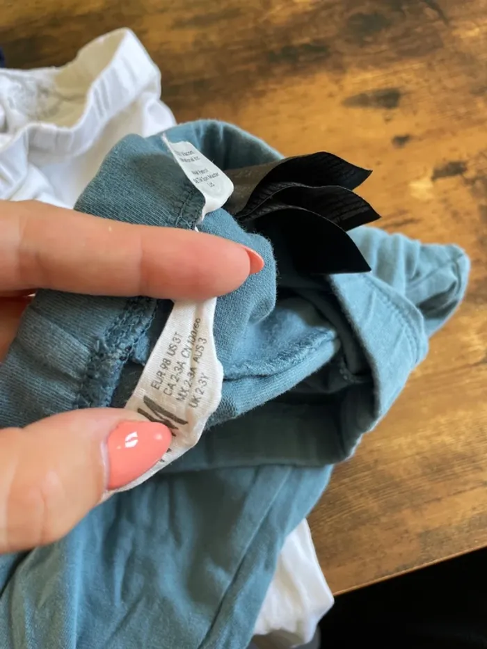 Lot de 3 leggings + 1 short fille 3 ans - photo numéro 5