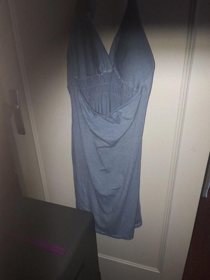 Robe dos nu - photo numéro 4