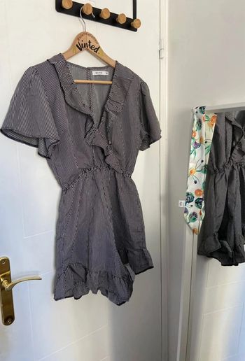 Combishort à rayures noir et blanc style bouffante NA-KD Taille M