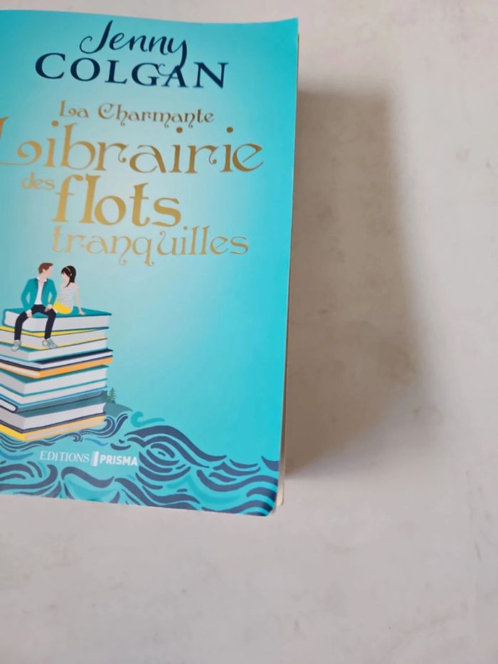 La charmante Librairie des flots tranquilles u18 - photo numéro 3