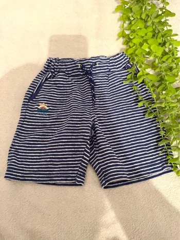 Très beau short pour petit garçon