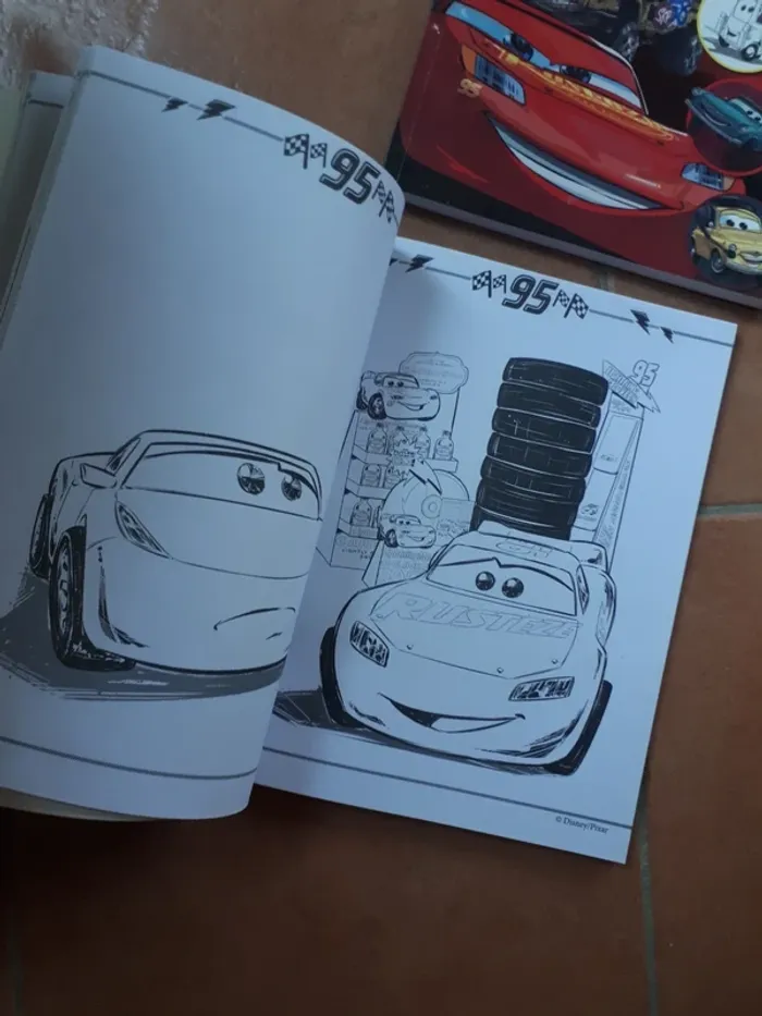 Livre à colorier avec stickers Cars 3 - photo numéro 3
