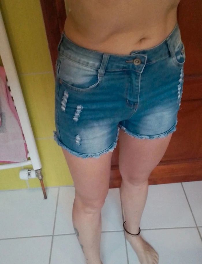 Short femme en simili jeans bleu - photo numéro 3