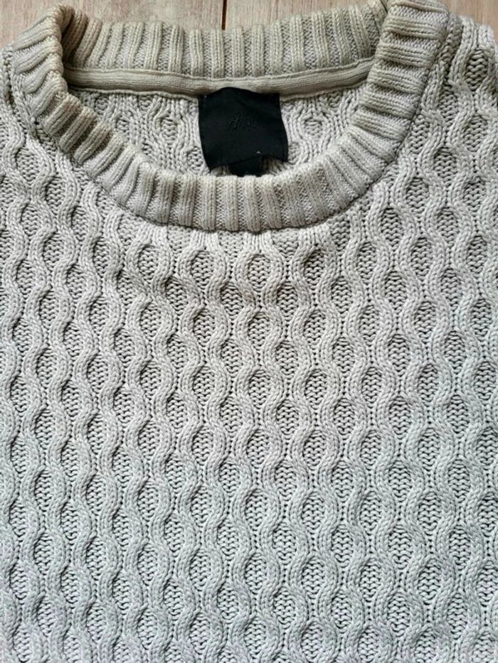 Pull H&M torsadé gris clair – col rond – maille texturée – homme/femme – Taille XS - photo numéro 2